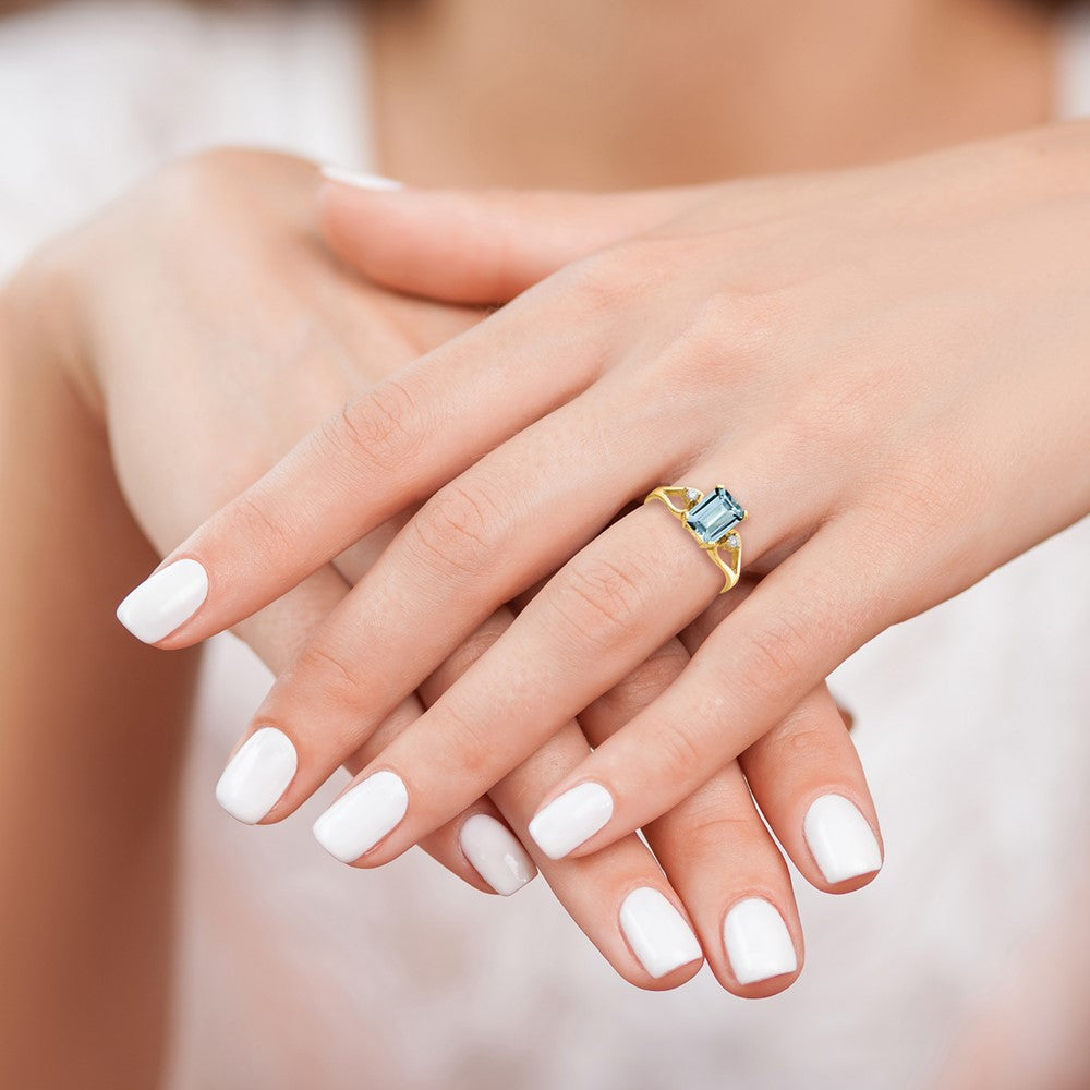 GG 14k Gold Diamond & Aquamarine Gemstone Ring