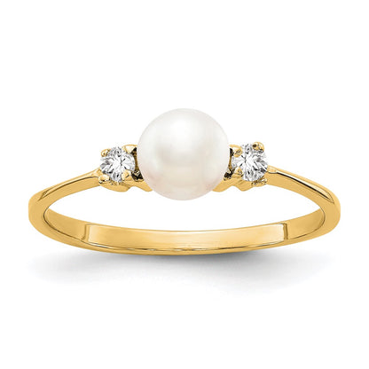 10K 5mm FW Cultured Pearl A Diamond ring