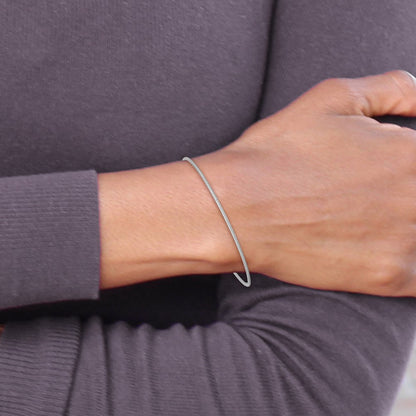GB 14k White Gold Polished Textured Twist 1.50mm Slip-on Round Bangle Bracelet