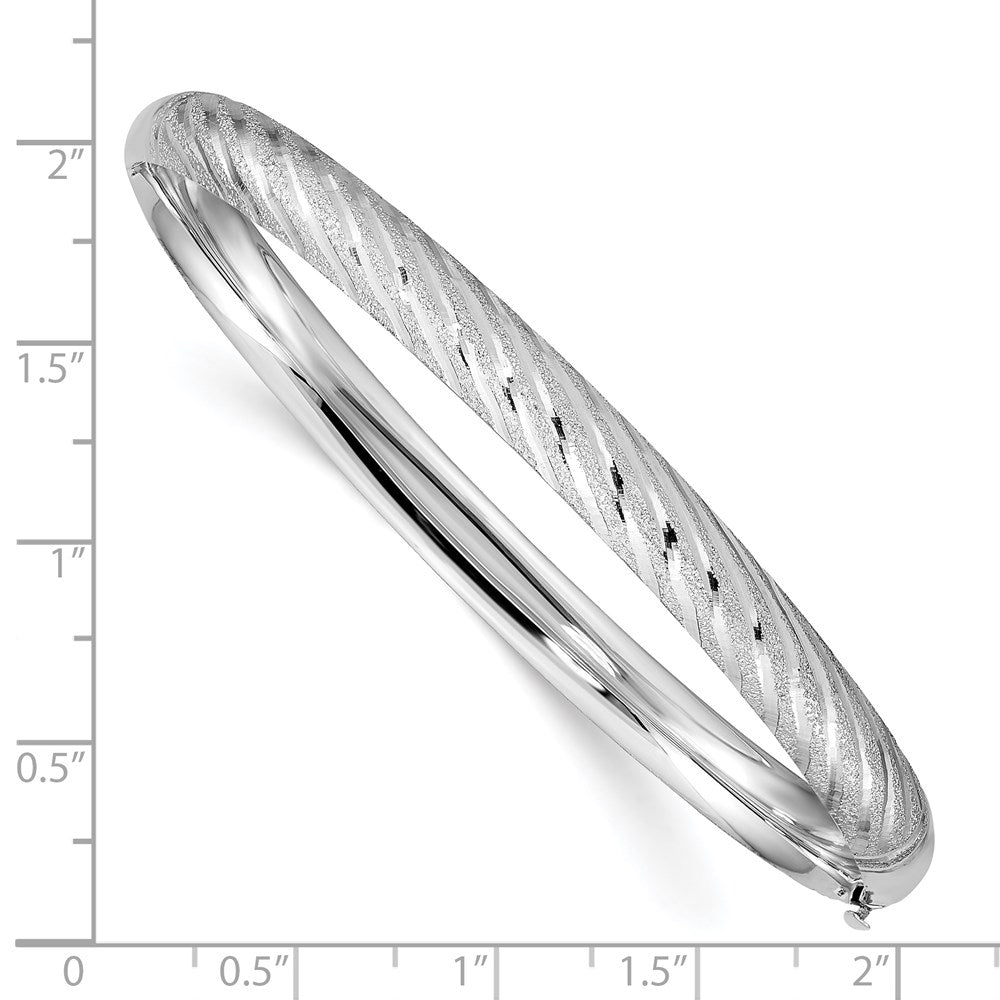 GB 14k White Gold Polished Textured Diamond-cut 6.20mm Twisted Hinged Oval Bangle Bracelet