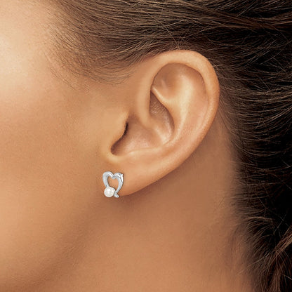 PSSE Sterling Silver Rhodium-plated 3-4mm White Round Freshwater Cultured Pearl Heart Post Earrings