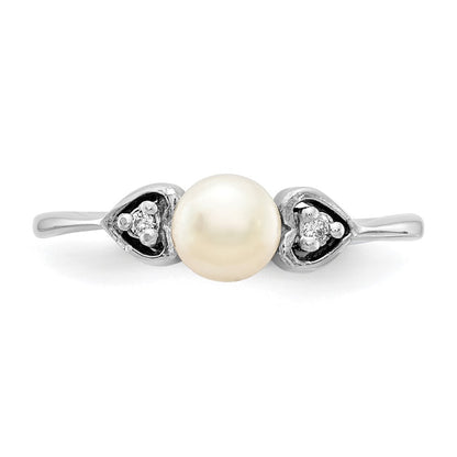 PGR 14k White Gold 4.5mm FW Cultured Pearl AA Diamond ring